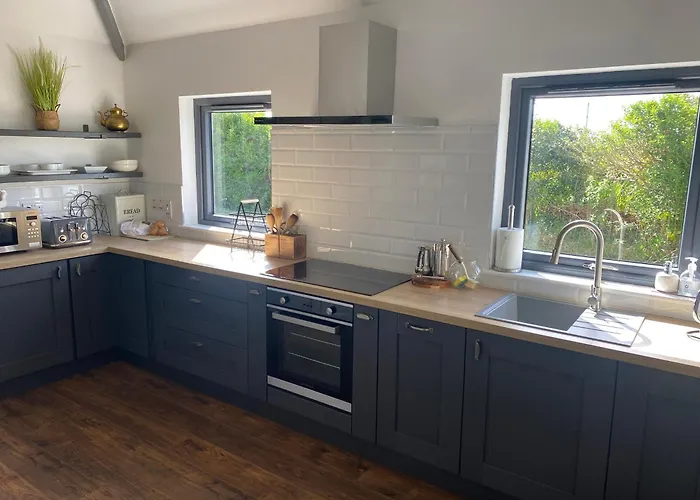 Mary-tim's Cromane Cross Near